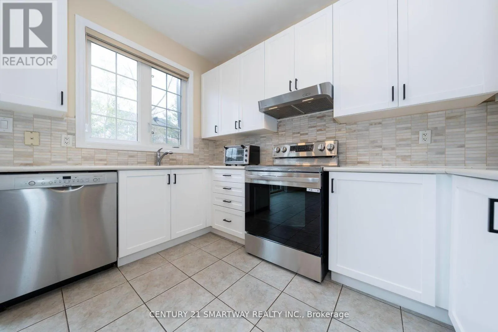 184 MONTREAL CIRCLE