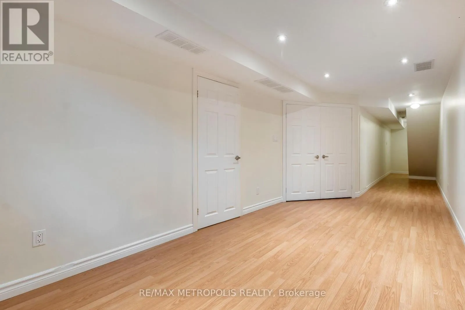 C15 - 619 WILD GINGER AVENUE