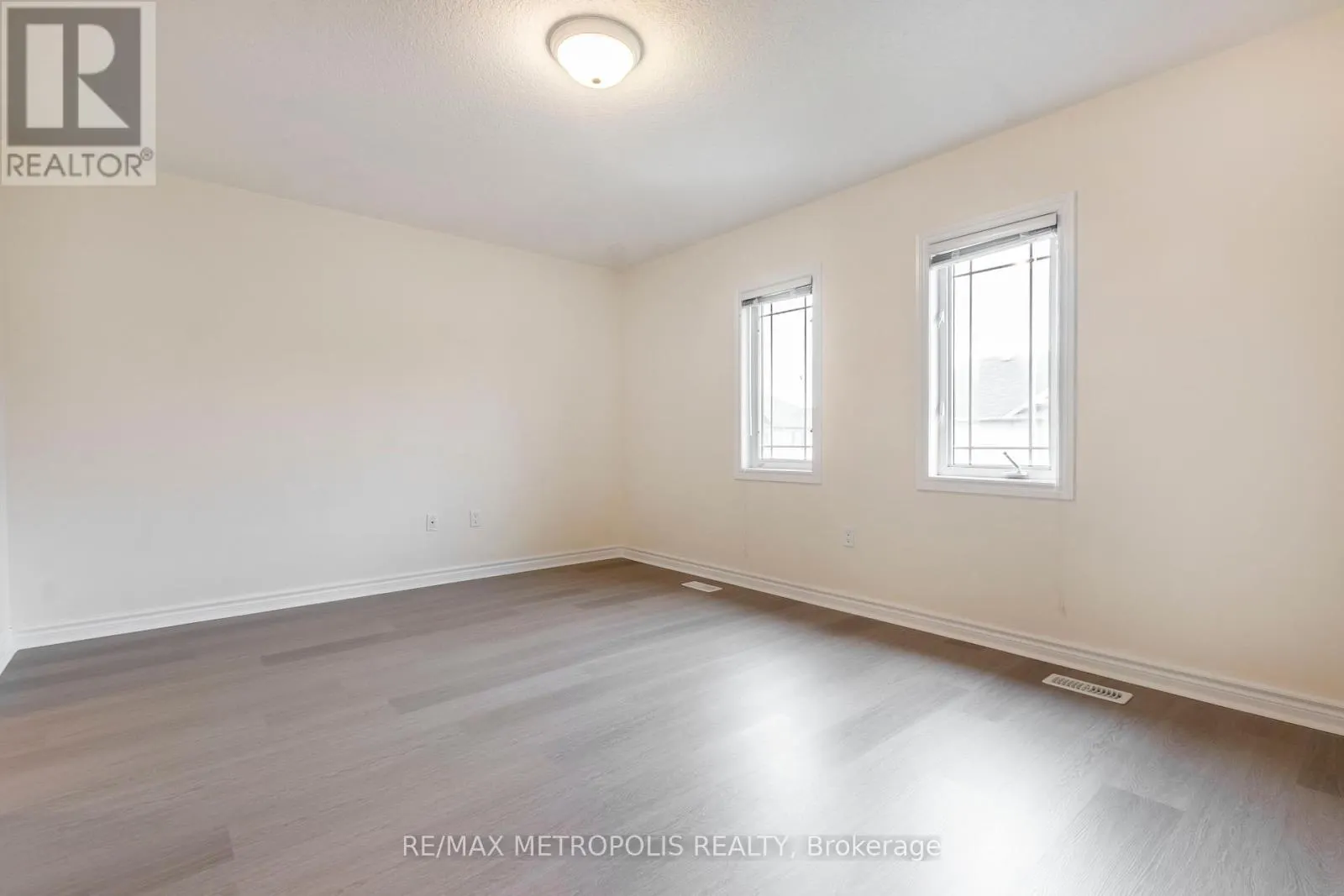 C15 - 619 WILD GINGER AVENUE