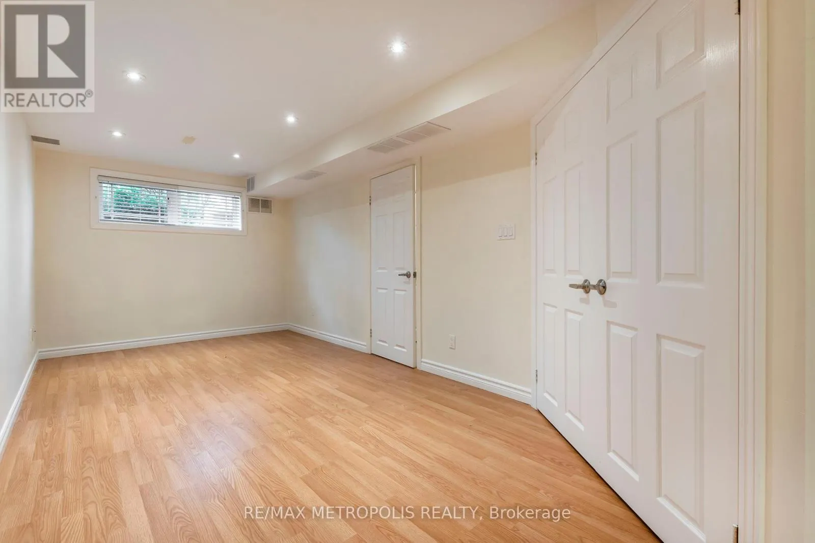 C15 - 619 WILD GINGER AVENUE