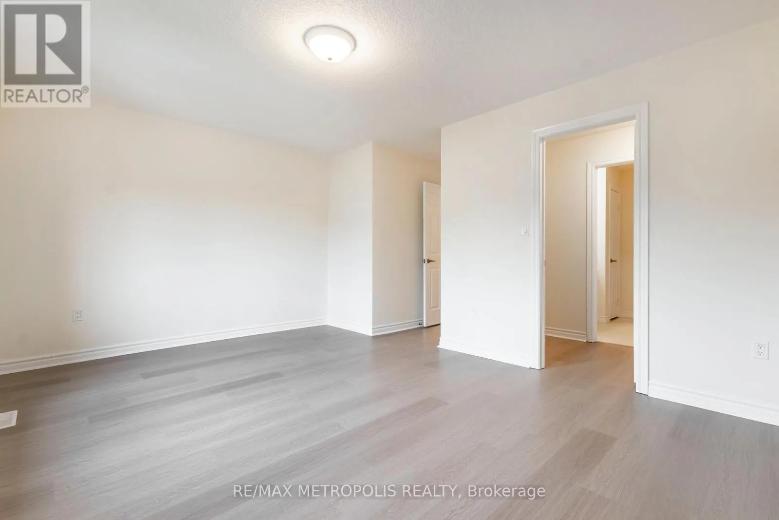 C15 - 619 WILD GINGER AVENUE