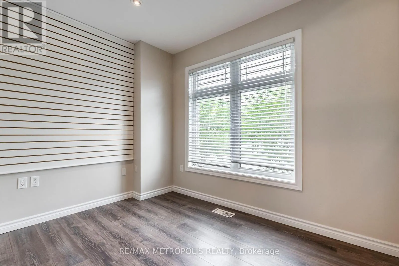 C15 - 619 WILD GINGER AVENUE
