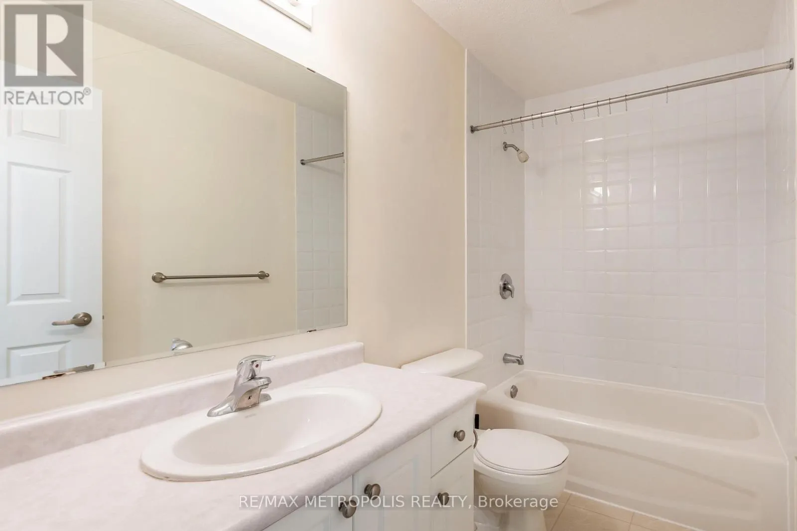 C15 - 619 WILD GINGER AVENUE