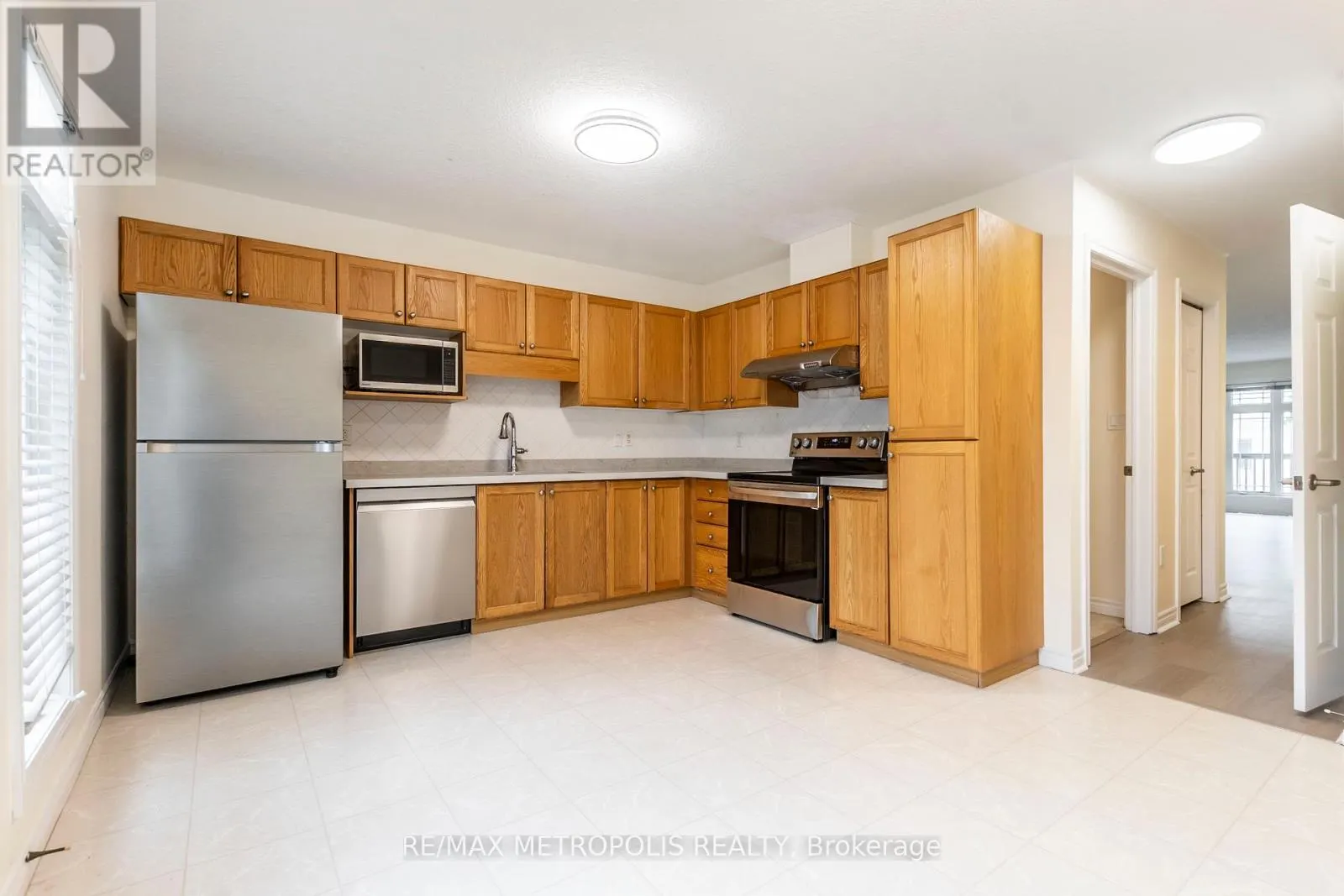 C15 - 619 WILD GINGER AVENUE