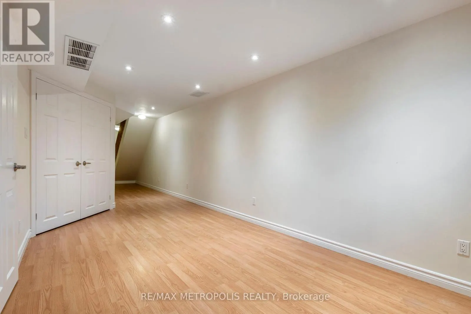 C15 - 619 WILD GINGER AVENUE