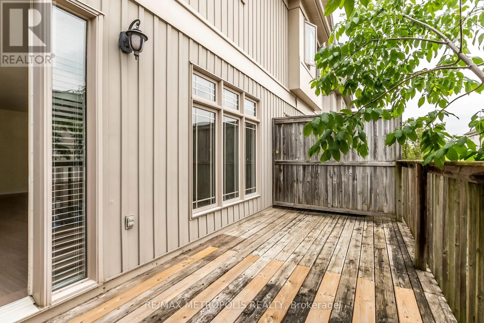 C15 - 619 WILD GINGER AVENUE