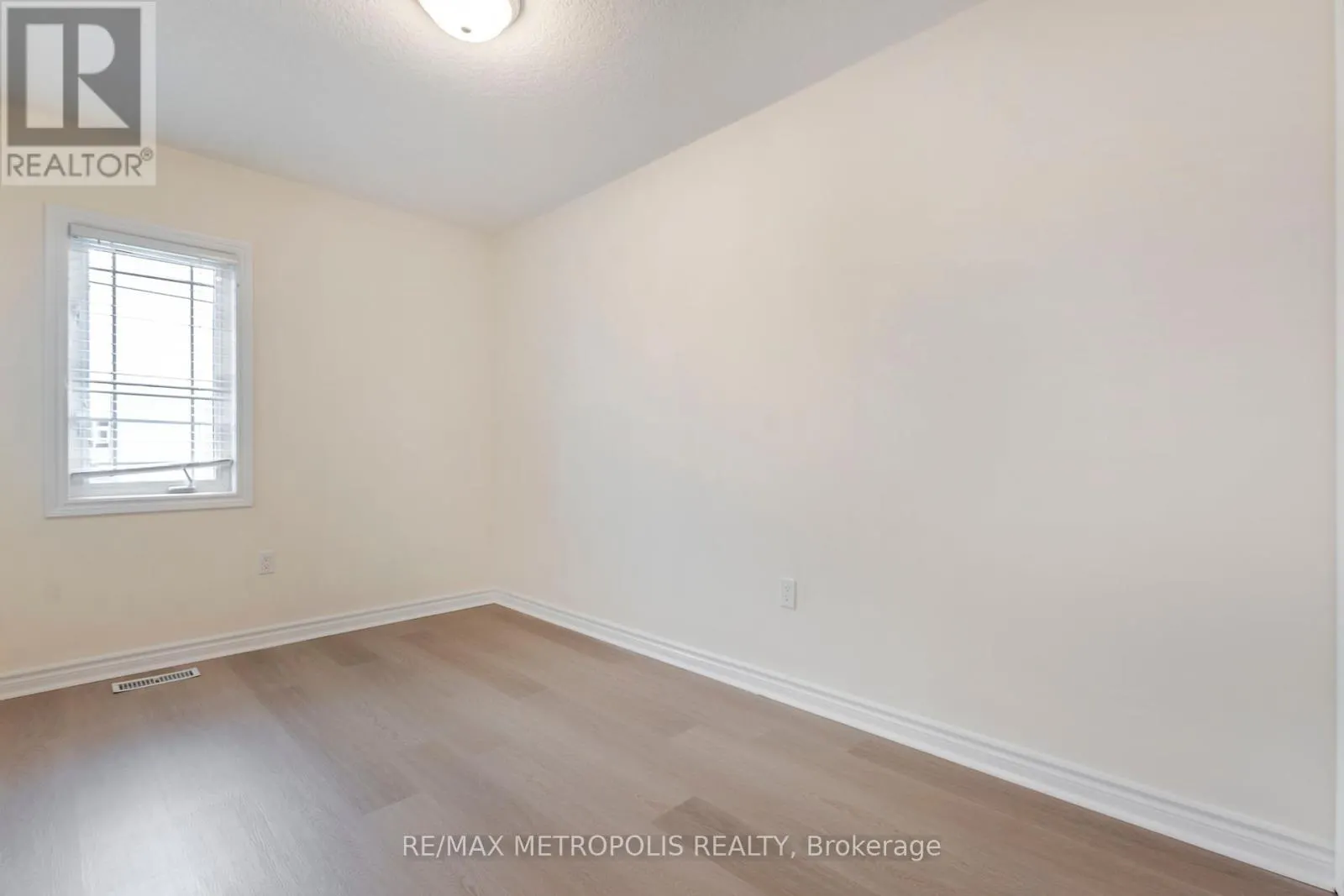 C15 - 619 WILD GINGER AVENUE
