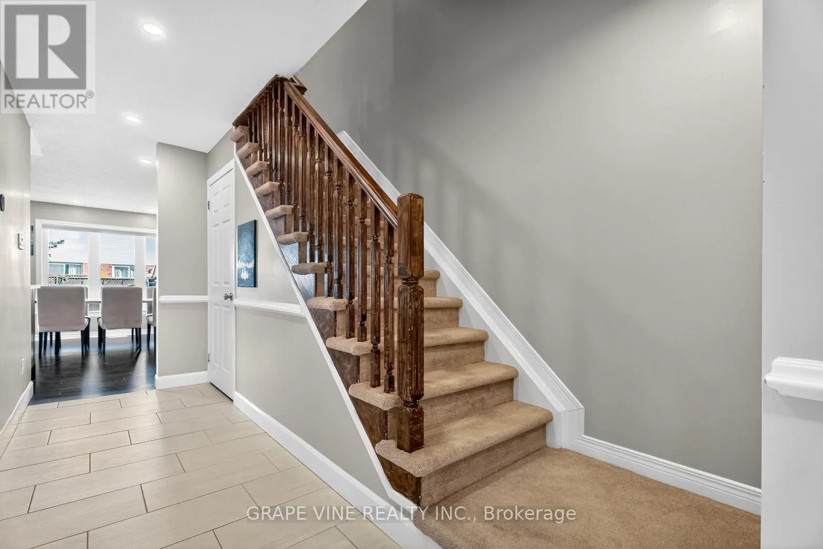204 HUNTERSWOOD CRESCENT