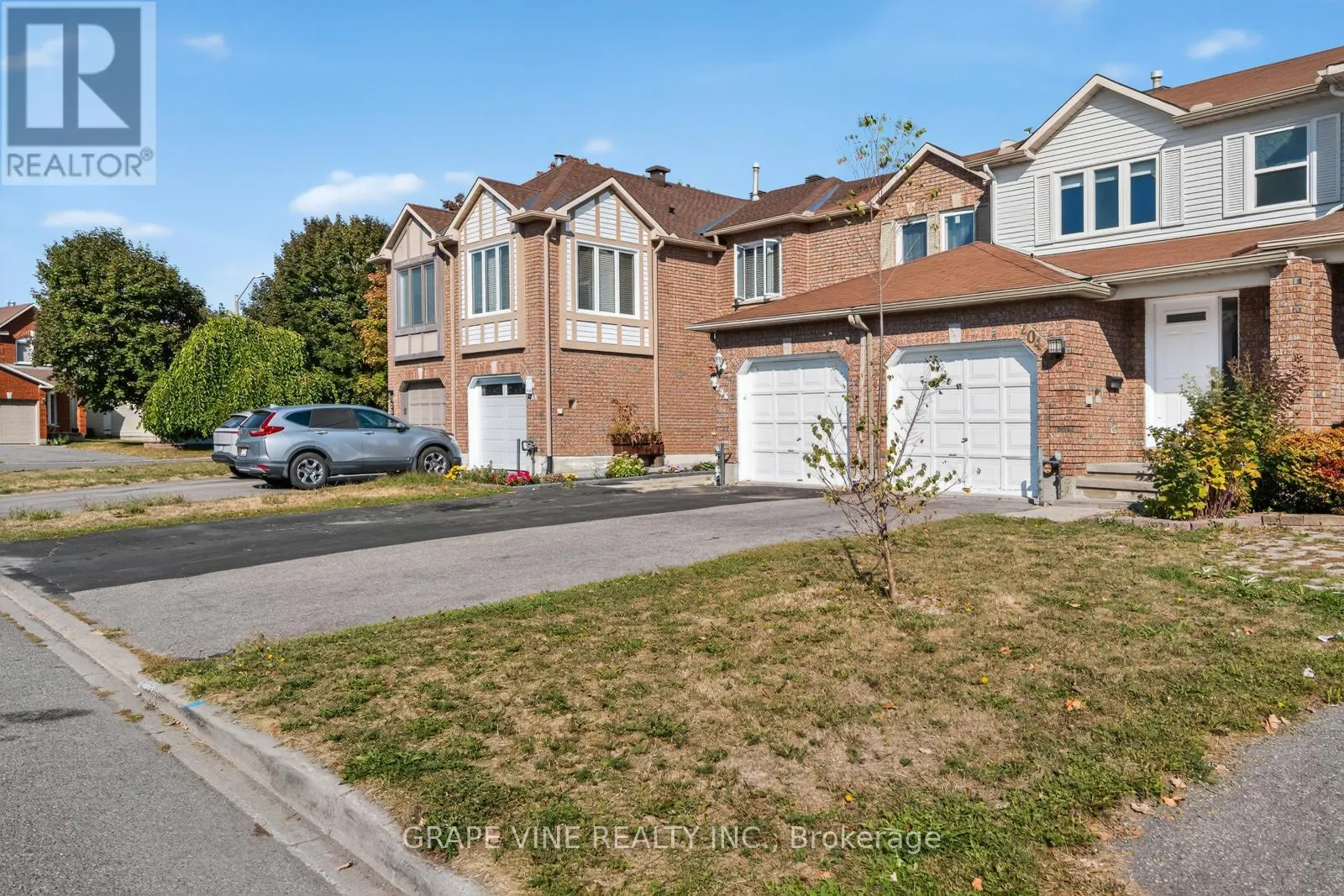 204 HUNTERSWOOD CRESCENT