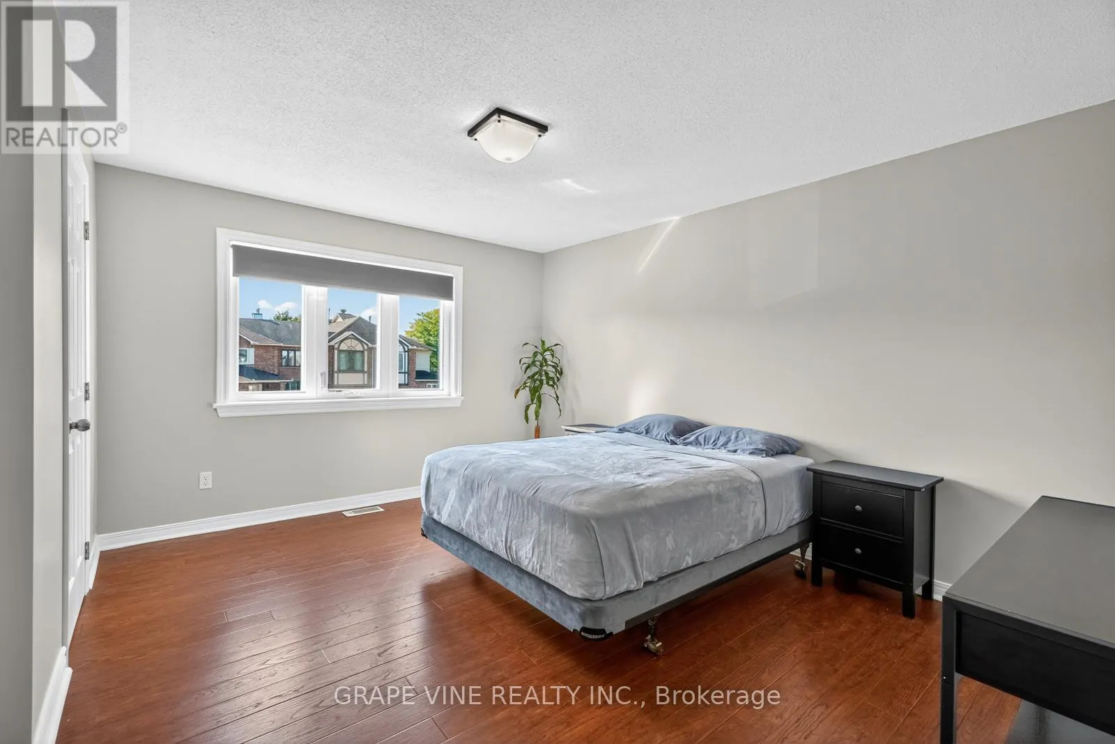 204 HUNTERSWOOD CRESCENT