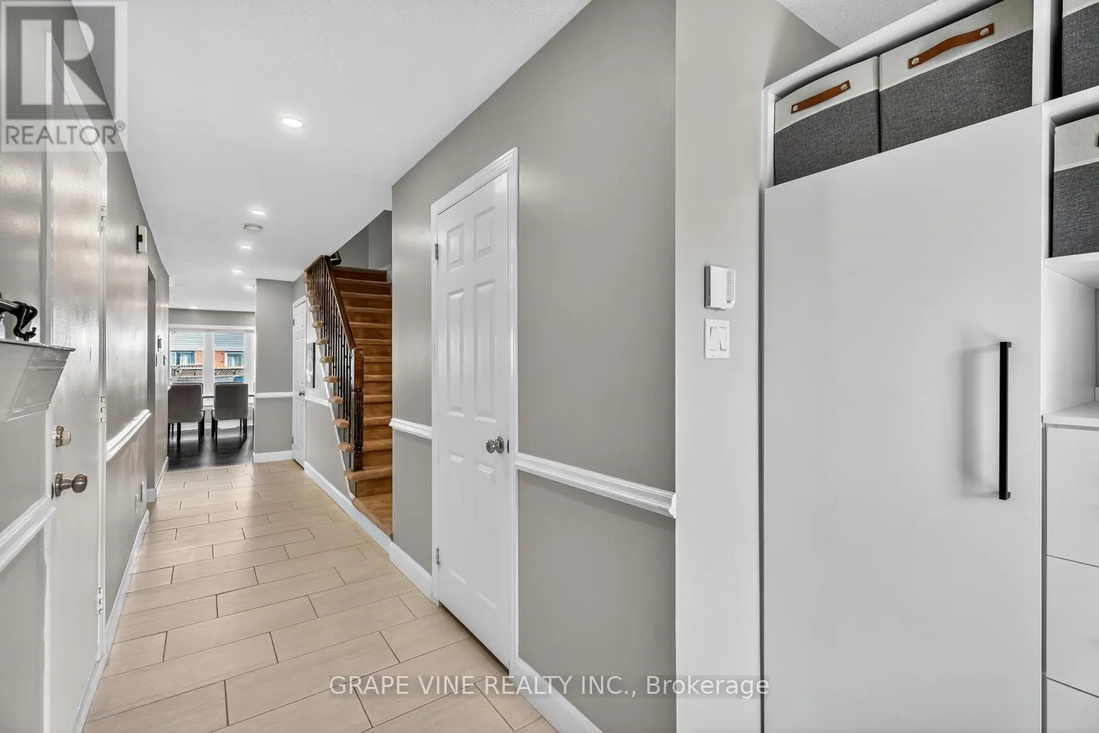 204 HUNTERSWOOD CRESCENT