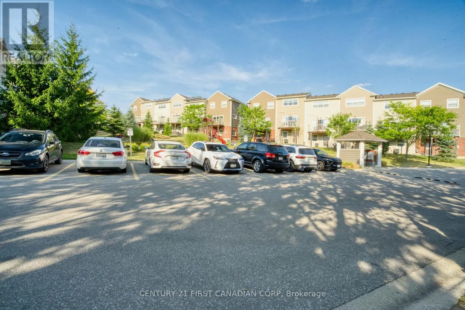 8 - 1850 BEAVERBROOK AVENUE, #8