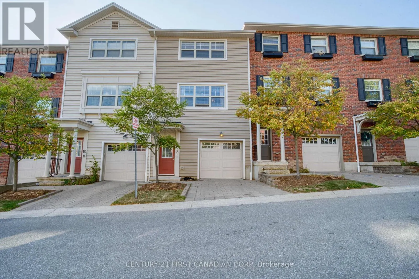 8 - 1850 BEAVERBROOK AVENUE, #8