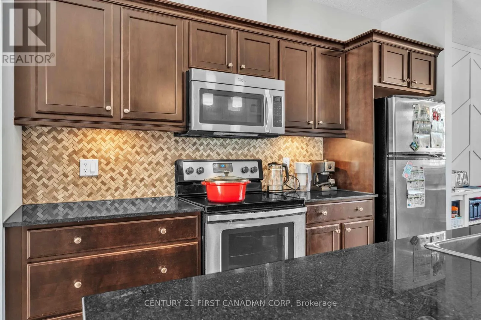 8 - 1850 BEAVERBROOK AVENUE, #8