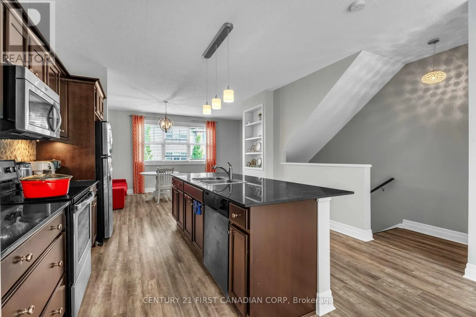 8 - 1850 BEAVERBROOK AVENUE, #8