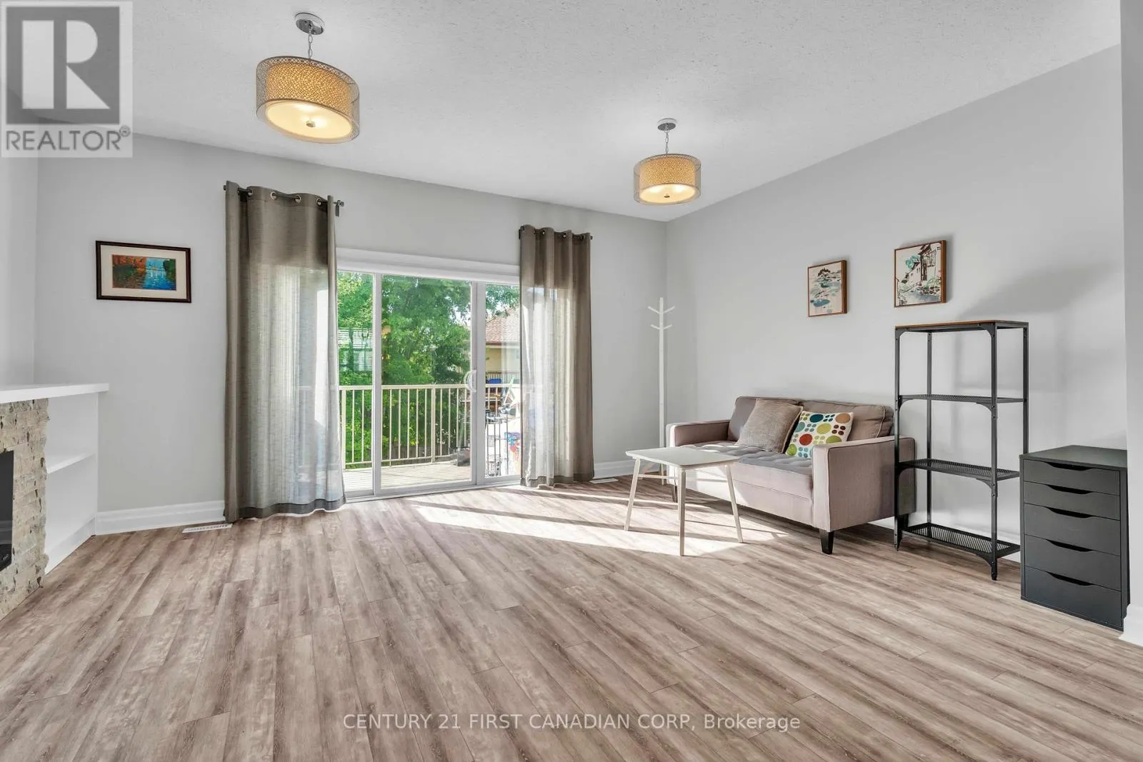 8 - 1850 BEAVERBROOK AVENUE, #8