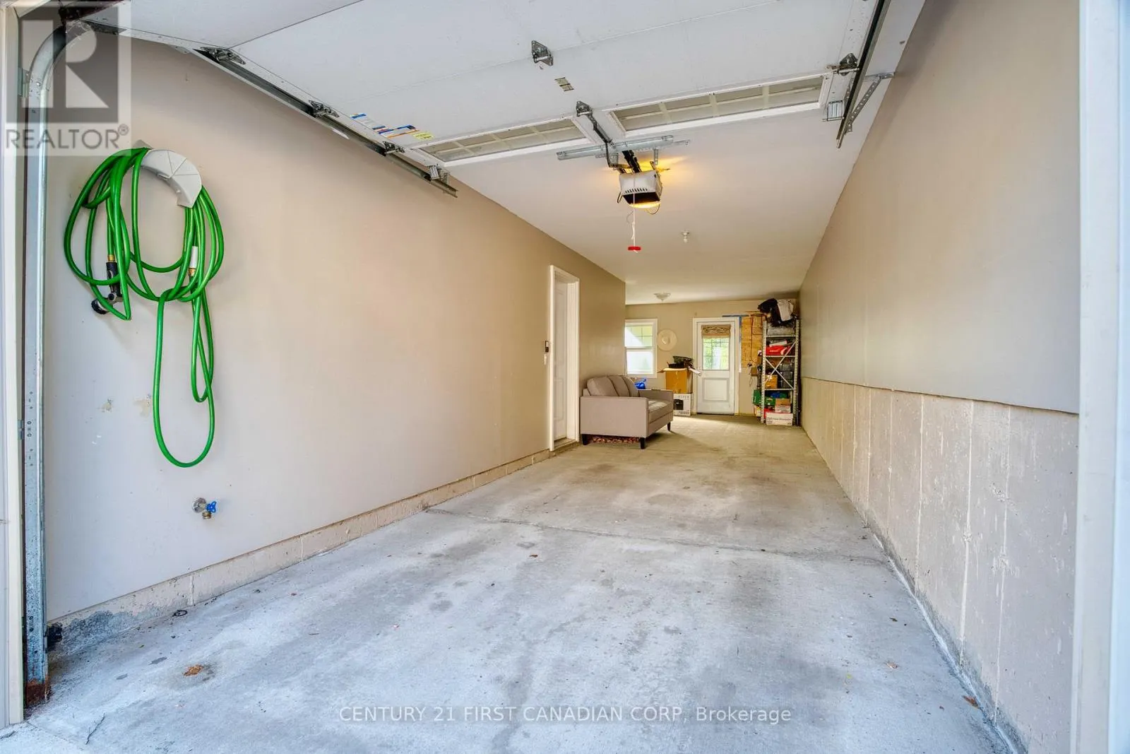 8 - 1850 BEAVERBROOK AVENUE, #8