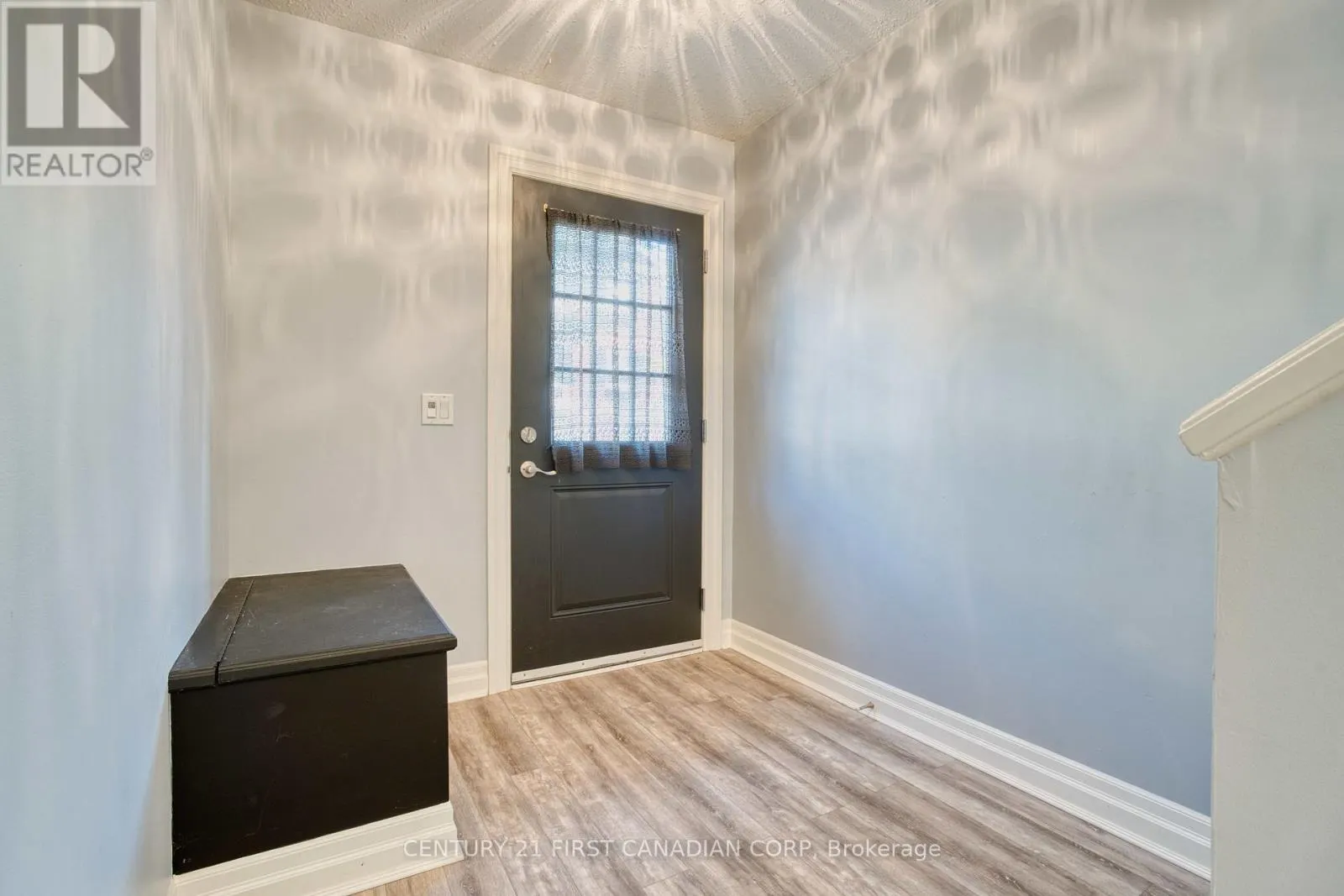 8 - 1850 BEAVERBROOK AVENUE, #8