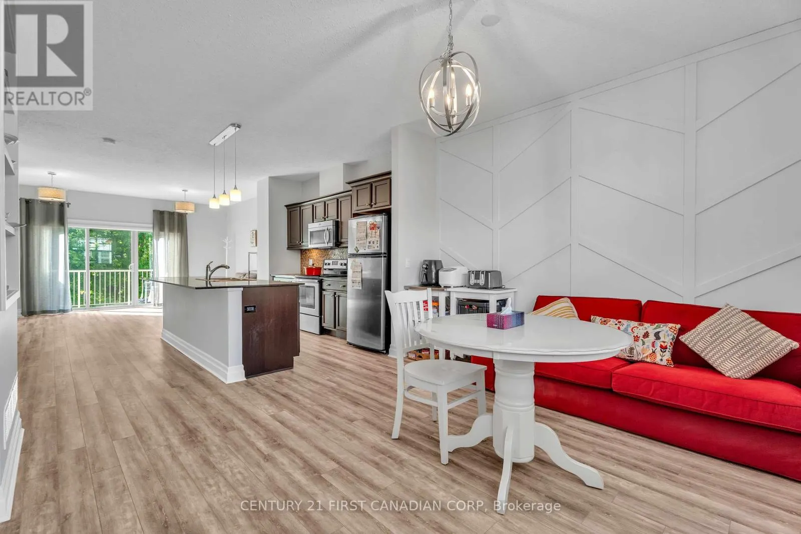 8 - 1850 BEAVERBROOK AVENUE, #8