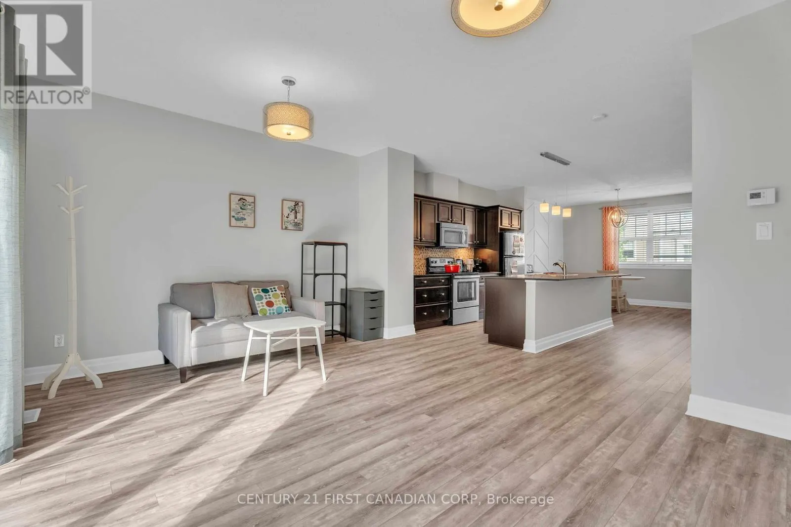 8 - 1850 BEAVERBROOK AVENUE, #8