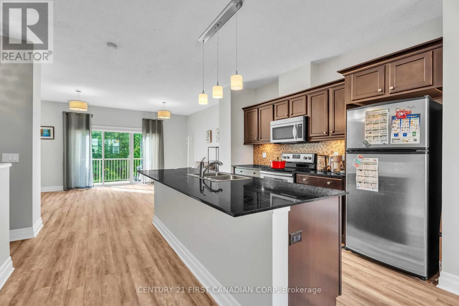8 - 1850 BEAVERBROOK AVENUE, #8