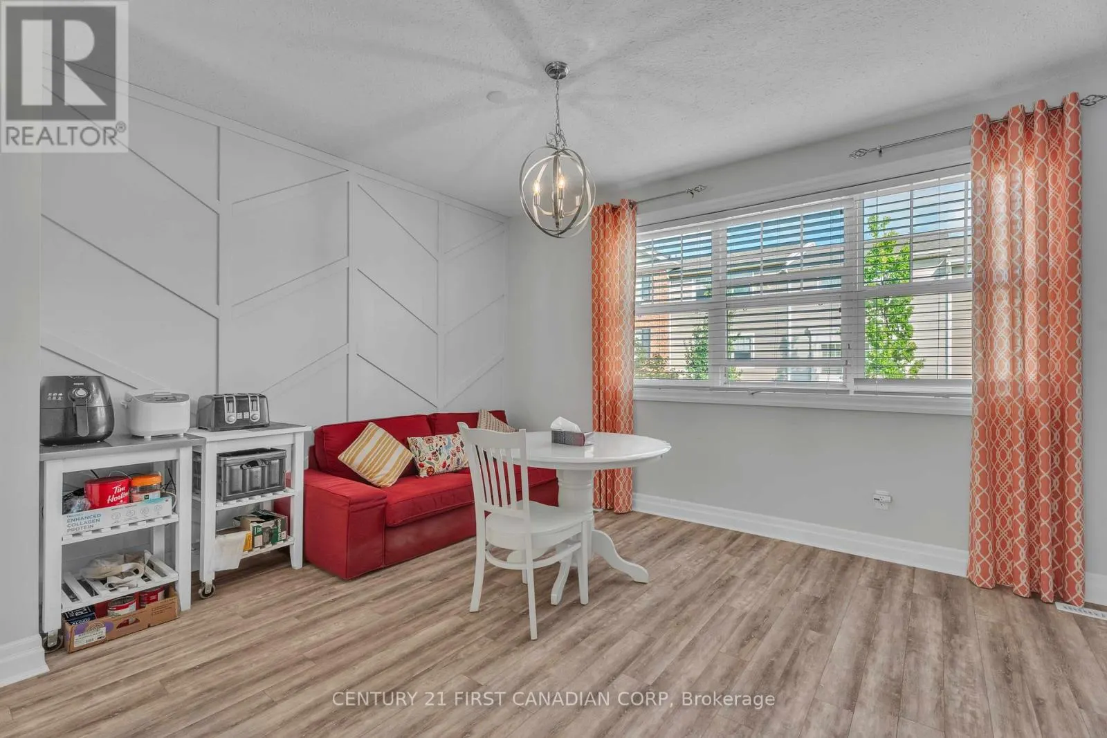 8 - 1850 BEAVERBROOK AVENUE, #8