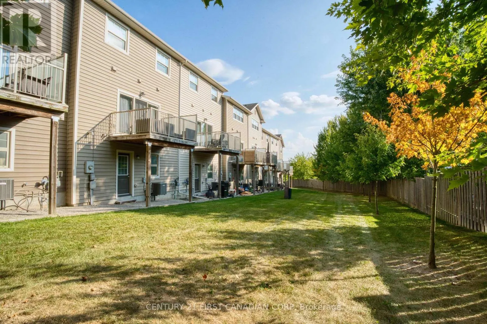 8 - 1850 BEAVERBROOK AVENUE, #8