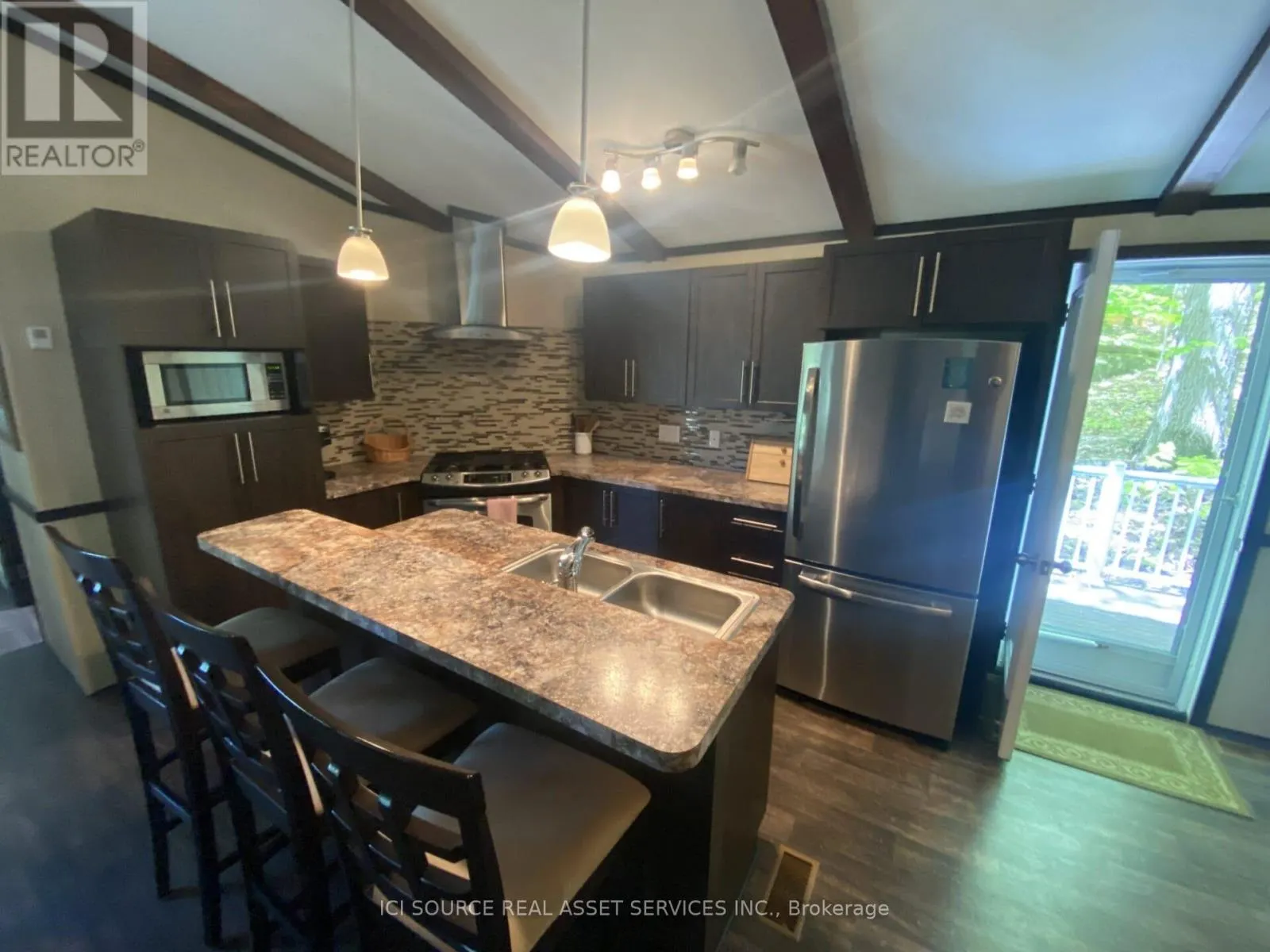 SMR114 - 1082 SHAMROCK MARINA ROAD
