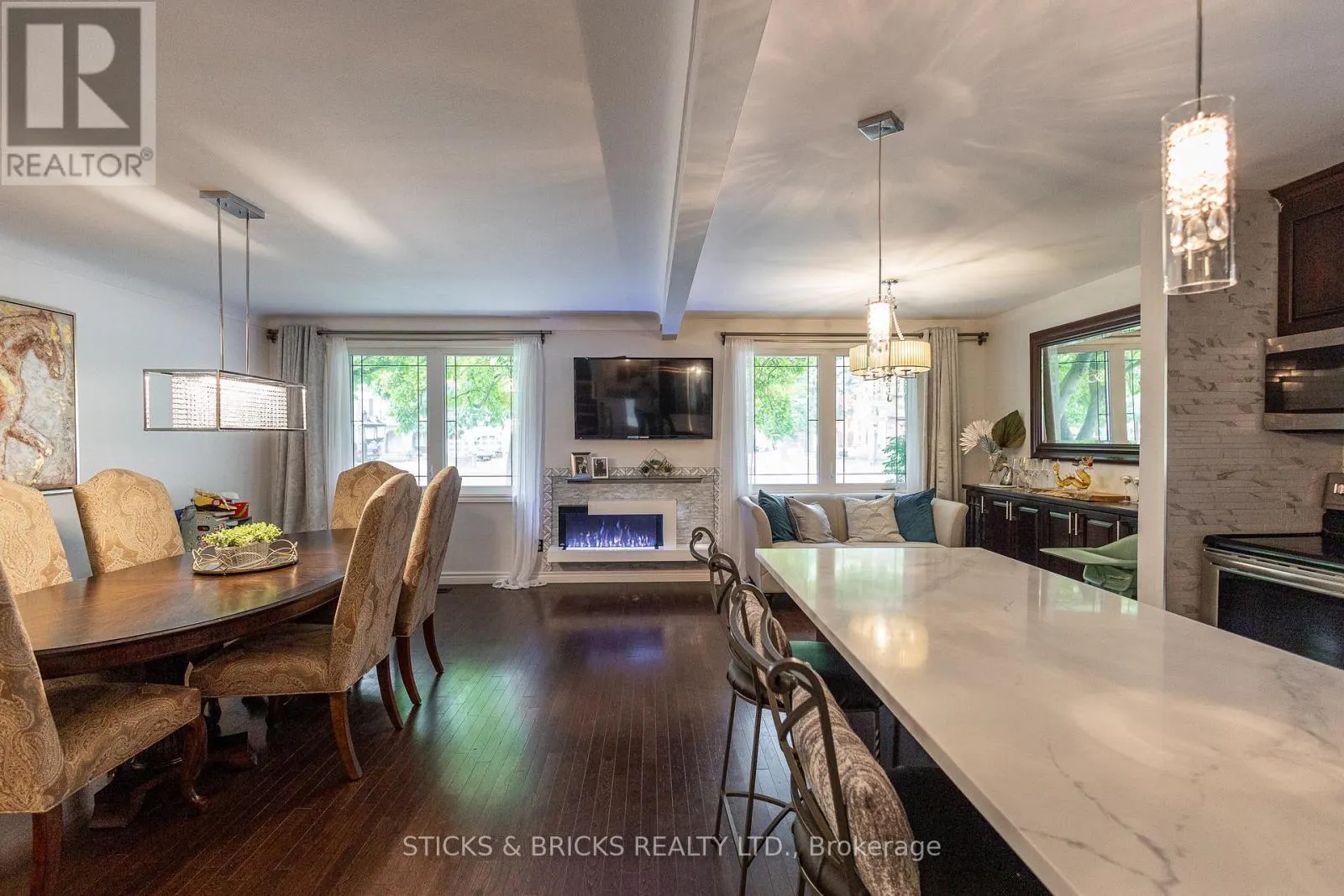 2530 DORCHESTER ROAD