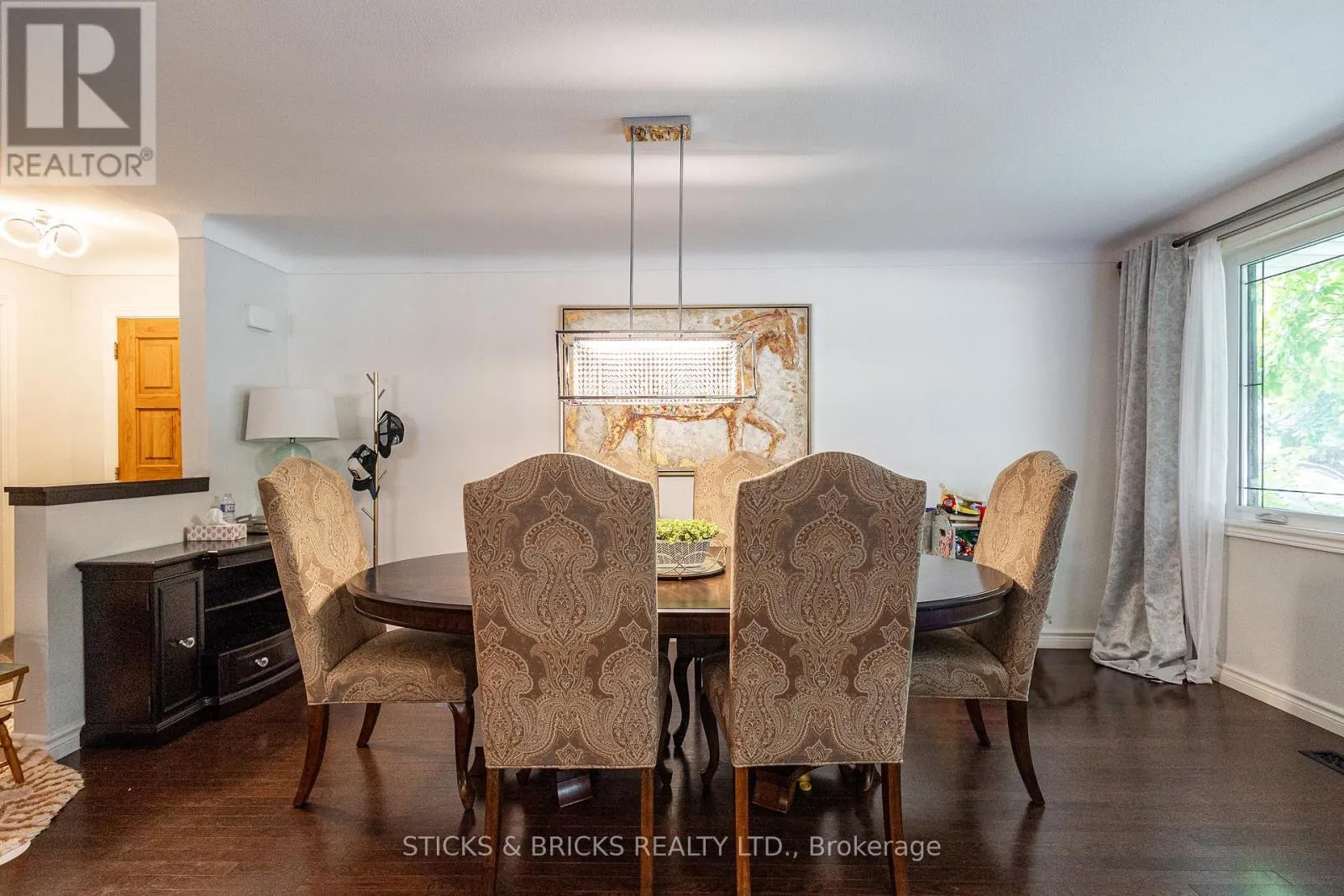 2530 DORCHESTER ROAD
