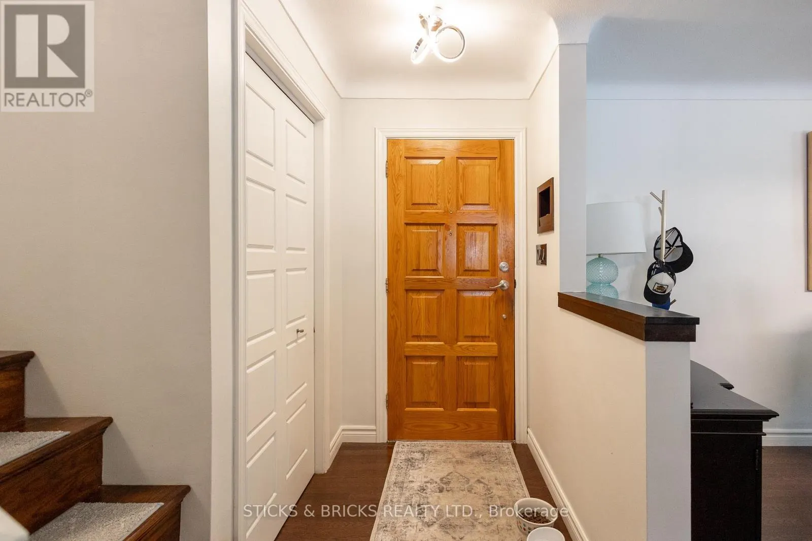 2530 DORCHESTER ROAD