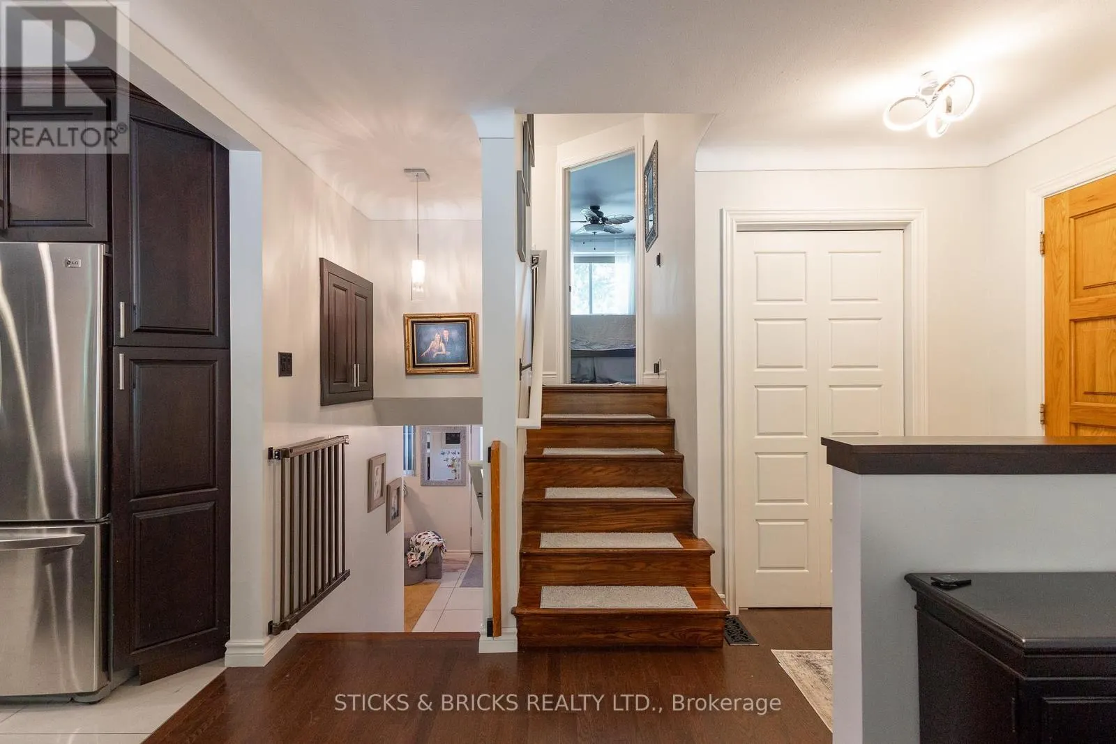 2530 DORCHESTER ROAD