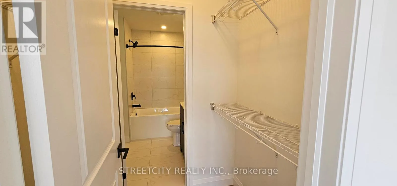 53 - 3900 SAVOY STREET, #53