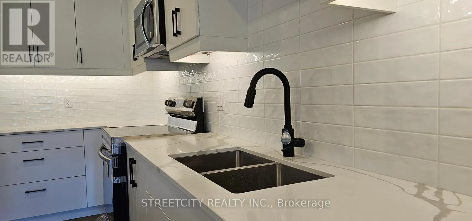 53 - 3900 SAVOY STREET, #53