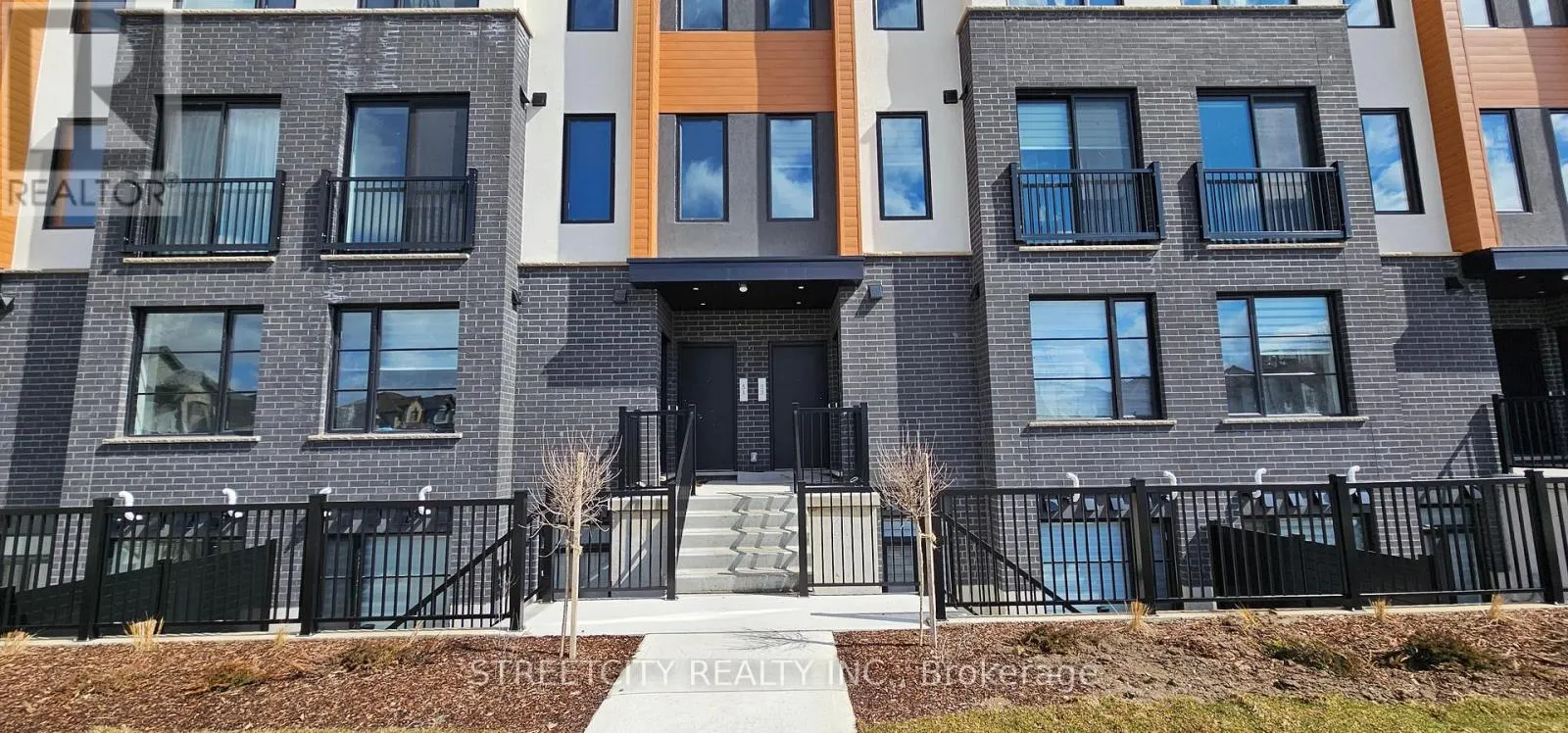 53 - 3900 SAVOY STREET, #53