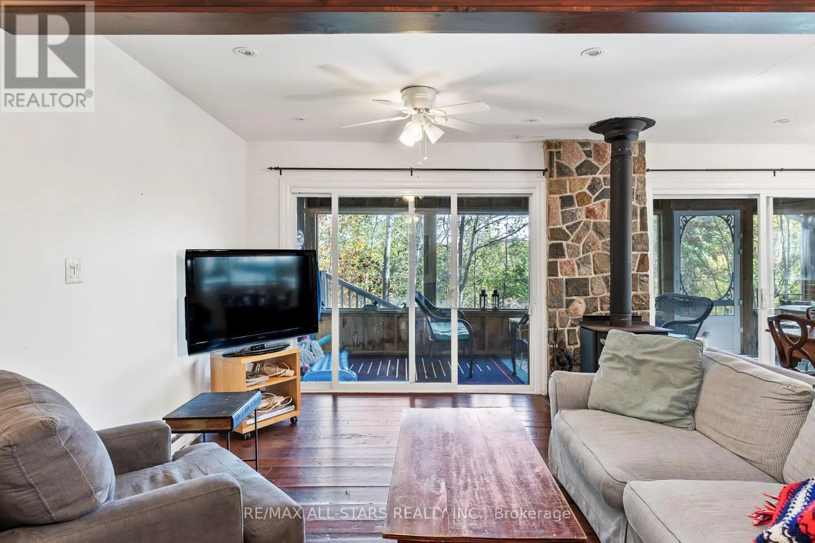 1142 ENGLISH CIRCLE