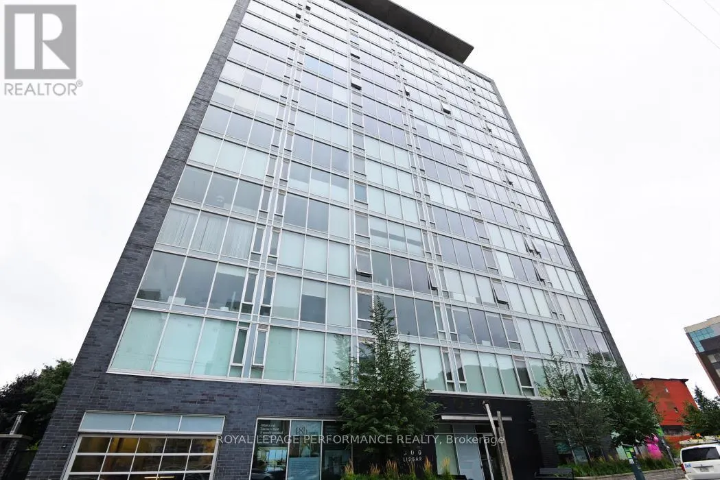 702 - 300 LISGAR STREET