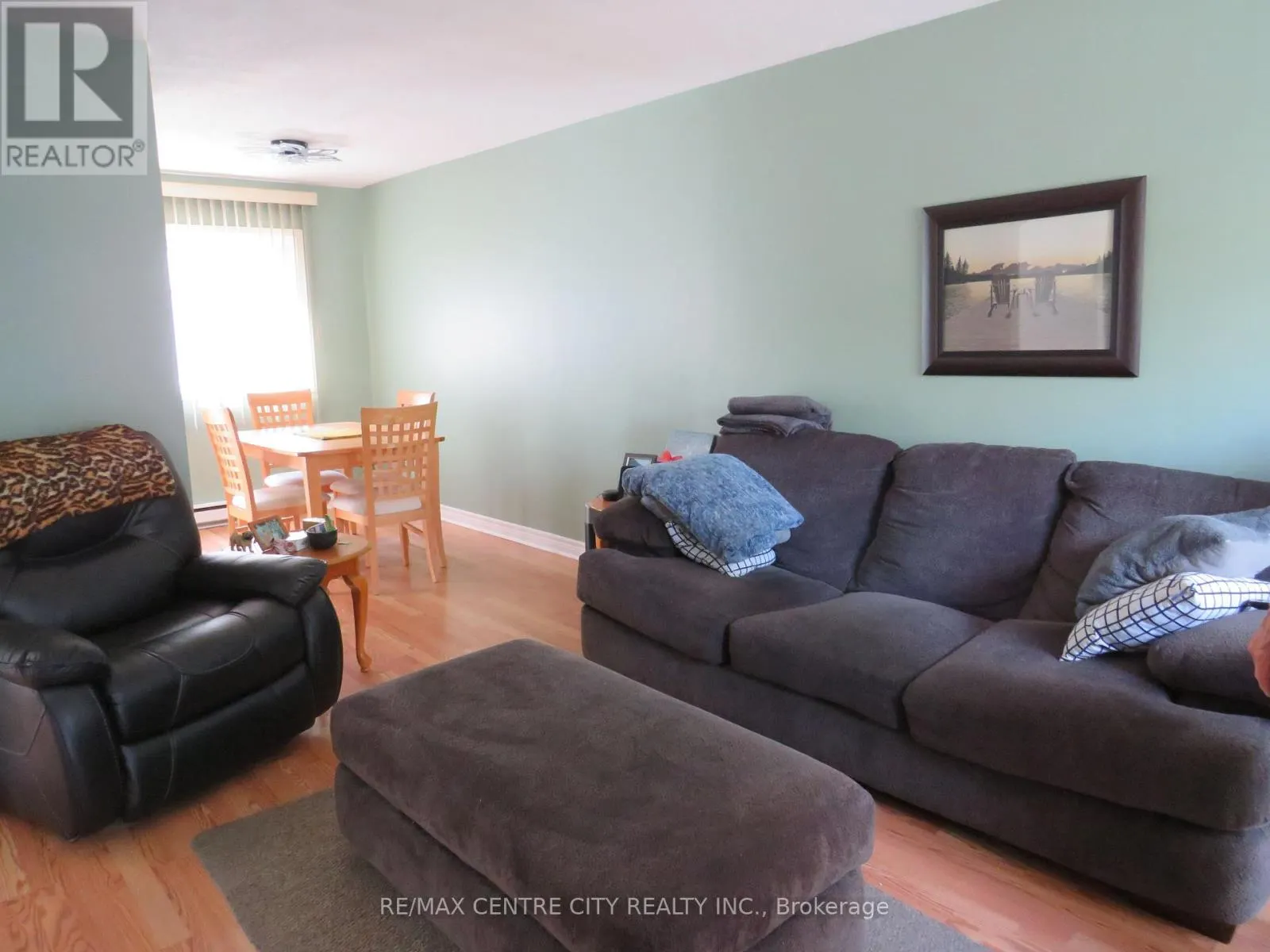 54 - 166 SOUTHDALE RD ROAD W, #54