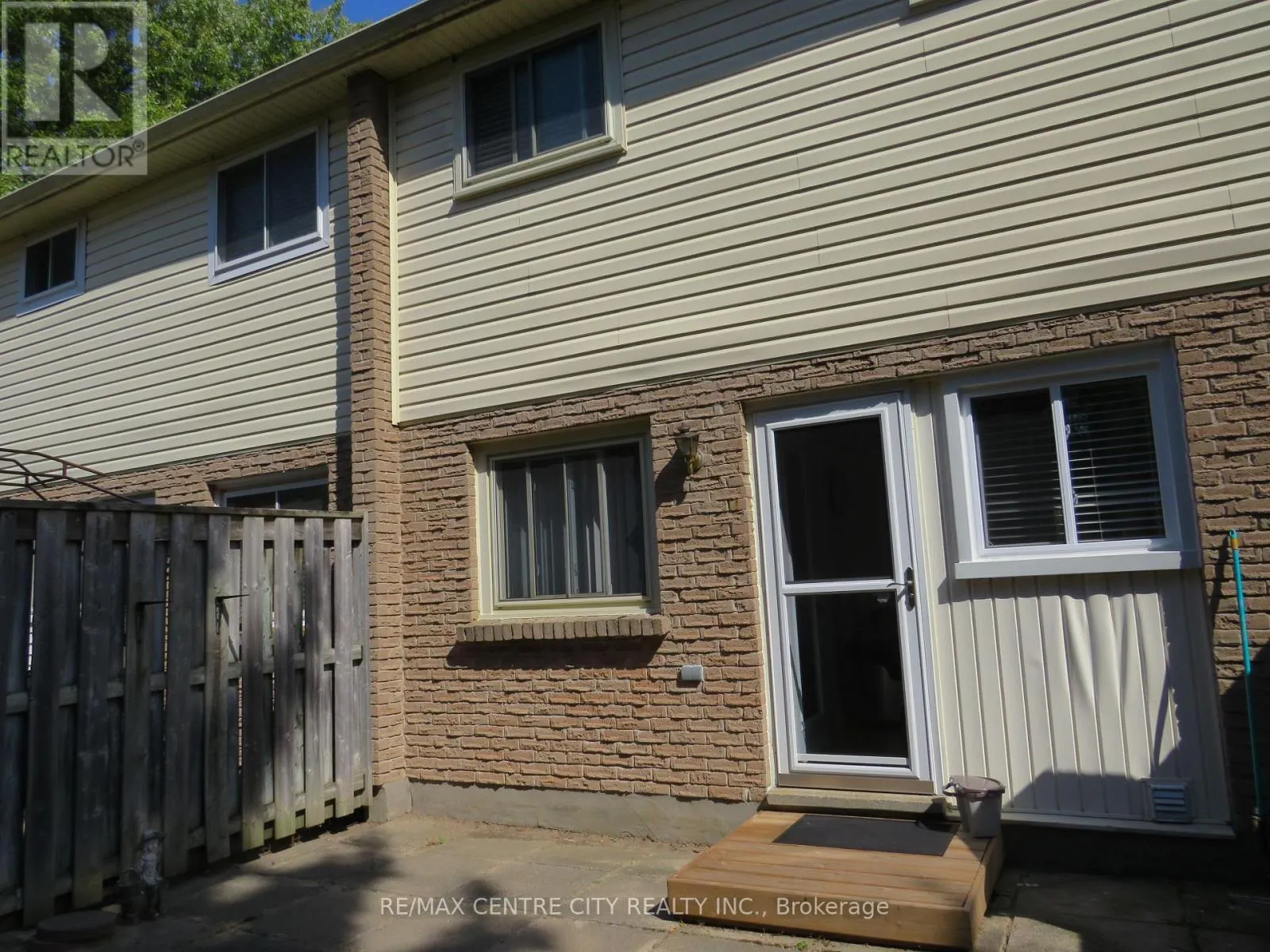 54 - 166 SOUTHDALE RD ROAD W, #54