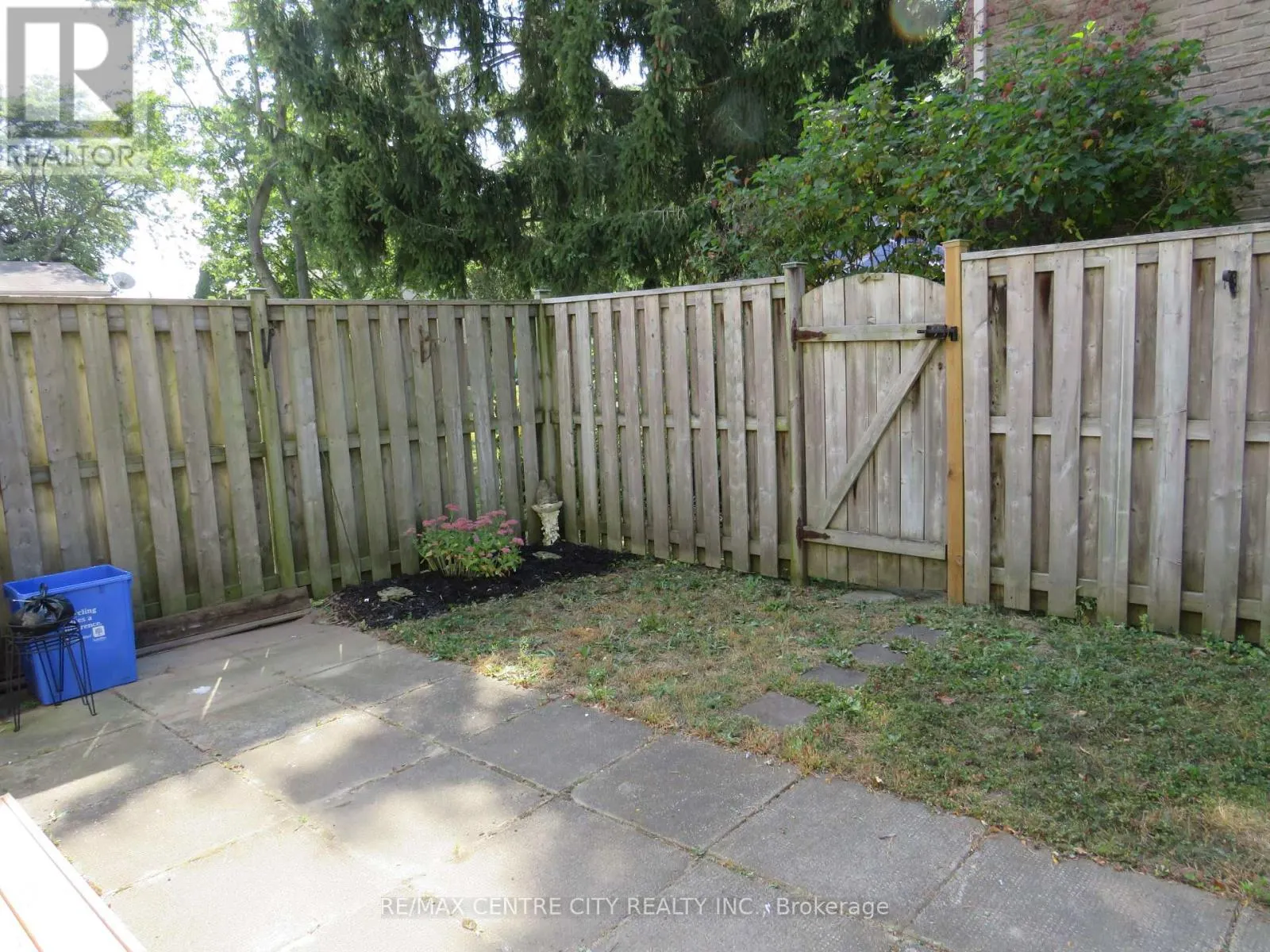 54 - 166 SOUTHDALE RD ROAD W, #54