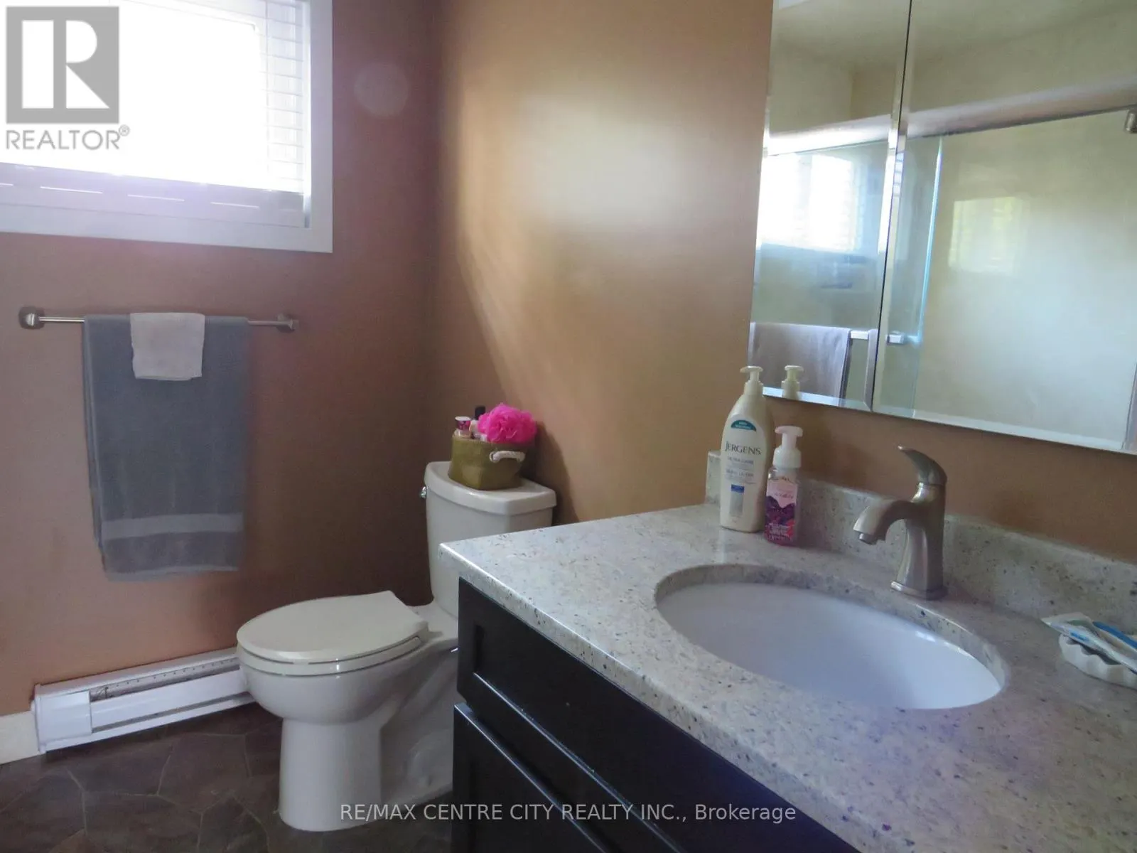 54 - 166 SOUTHDALE RD ROAD W, #54