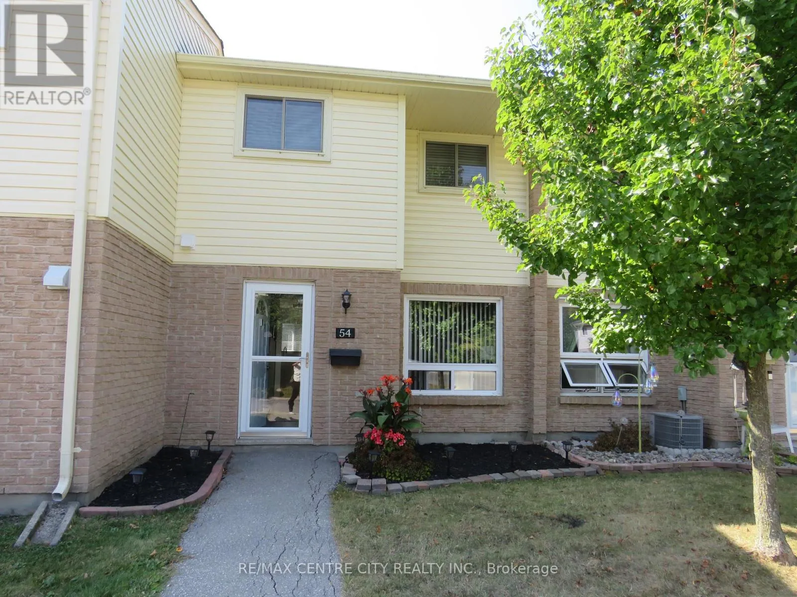 54 - 166 SOUTHDALE RD ROAD W, #54
