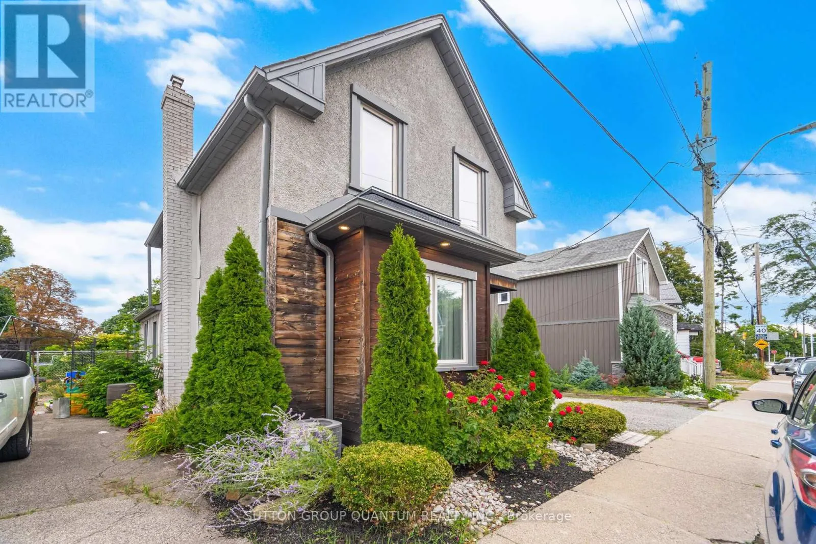 43 WOODBINE CRESCENT E