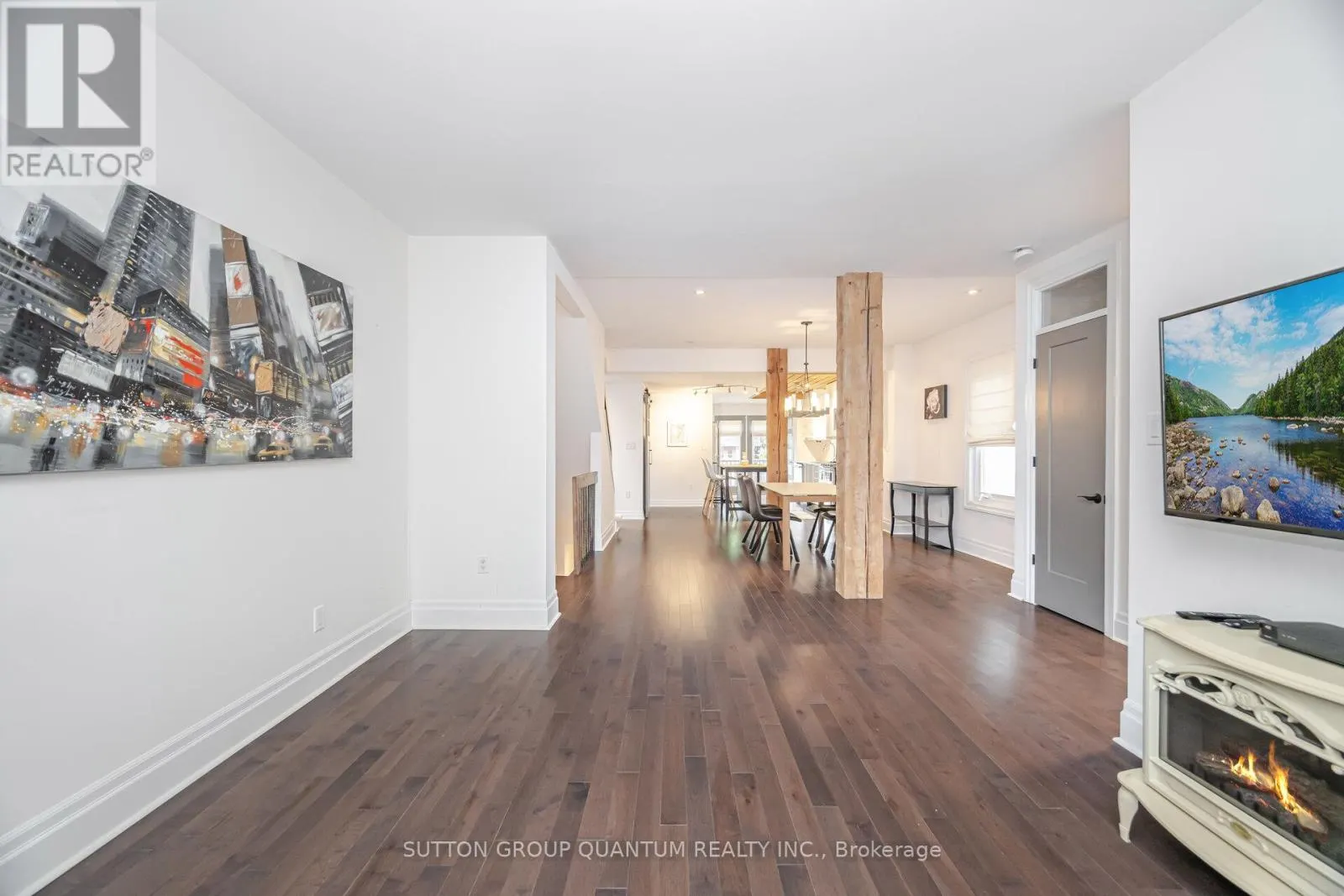43 WOODBINE CRESCENT E