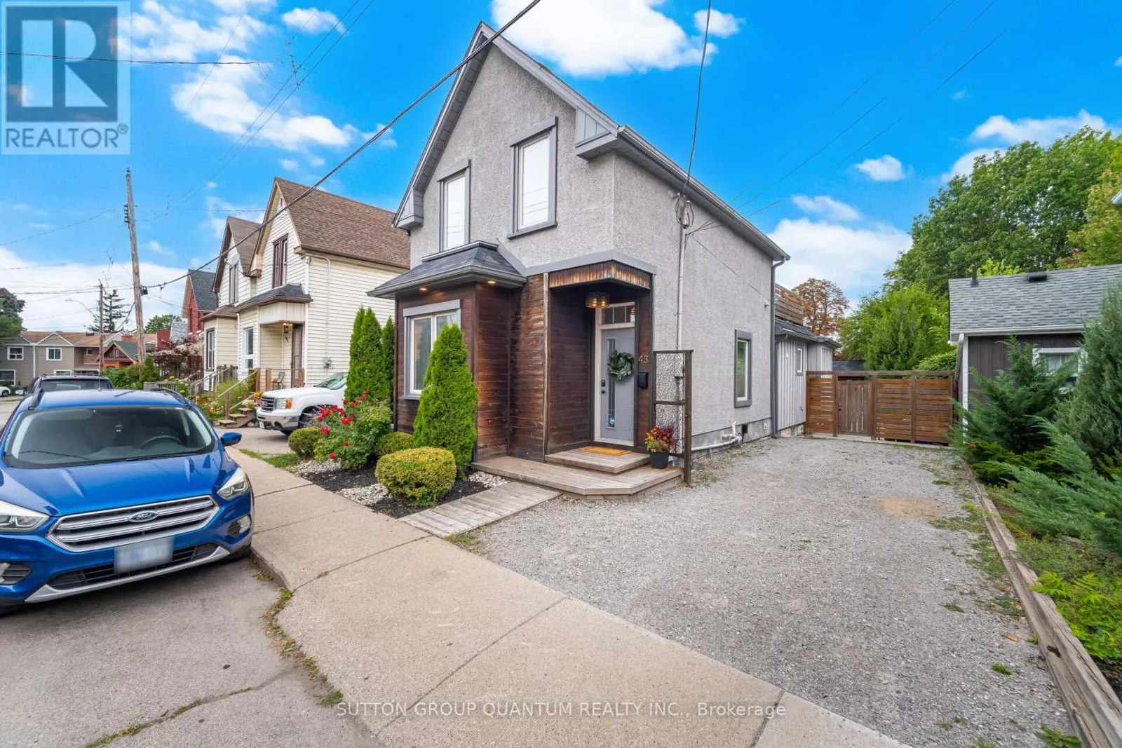 43 WOODBINE CRESCENT E