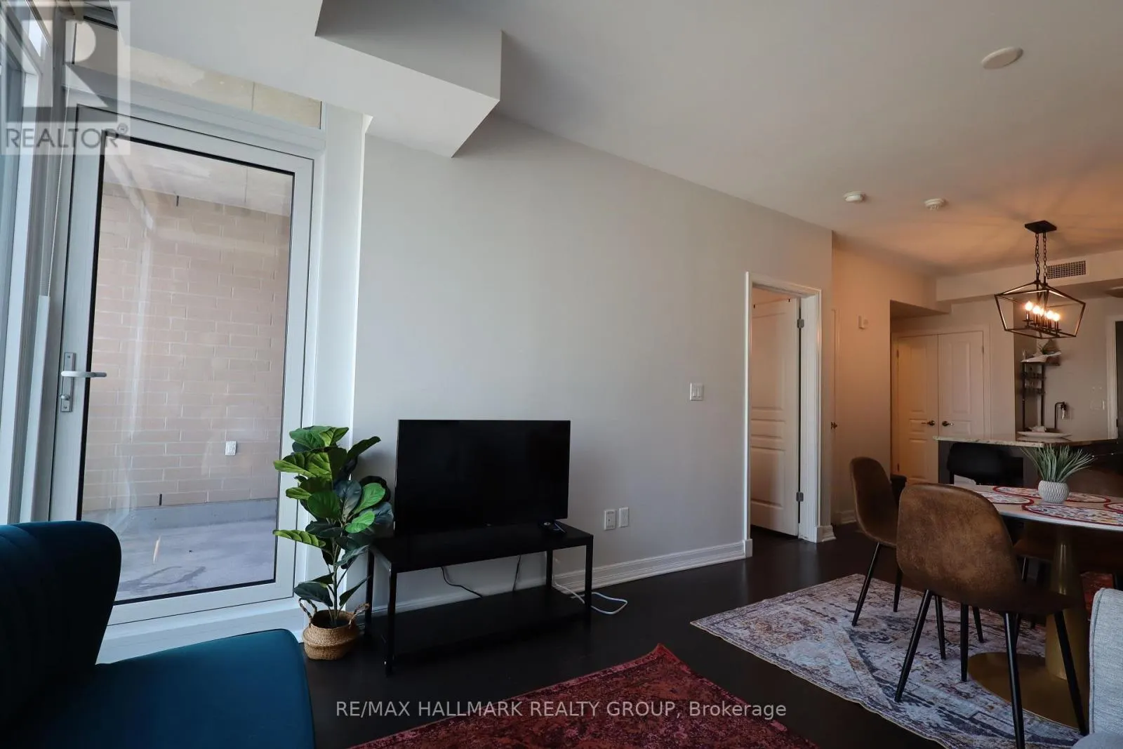 1109 - 238 BESSERER STREET