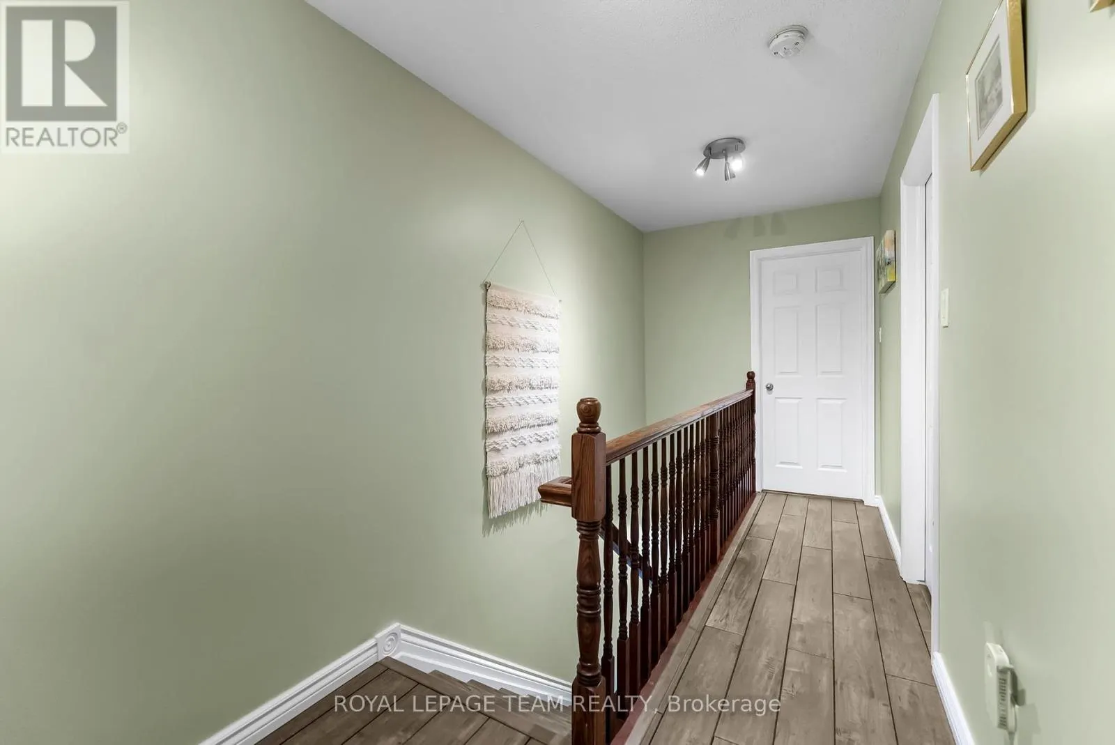 368 CROWNRIDGE DRIVE