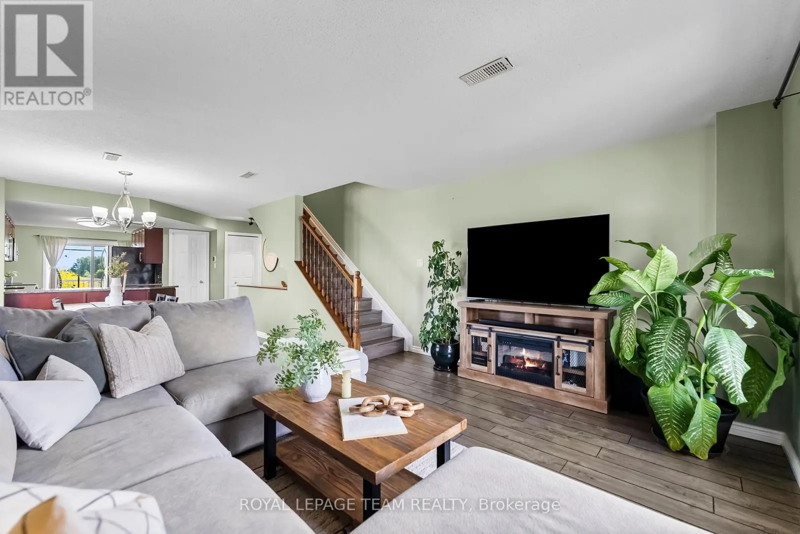 368 CROWNRIDGE DRIVE