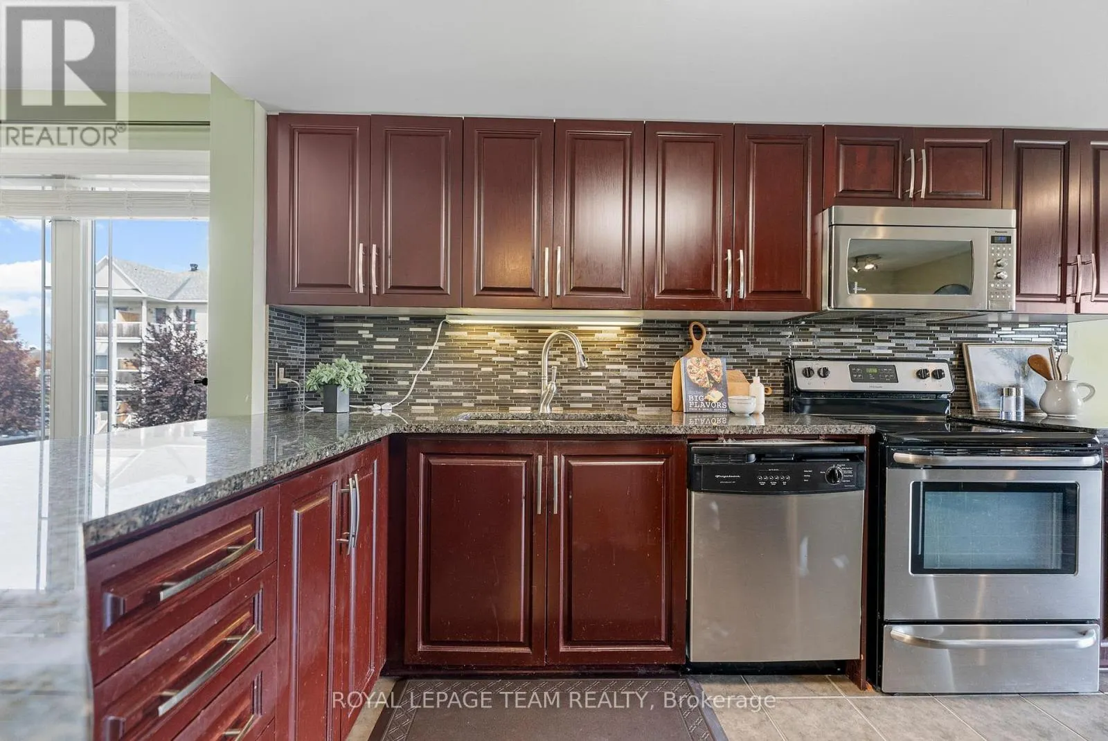 368 CROWNRIDGE DRIVE