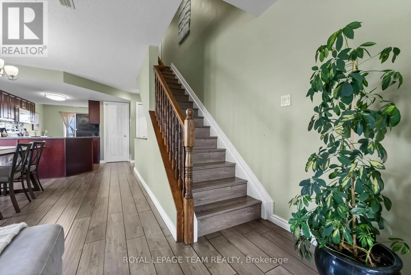 368 CROWNRIDGE DRIVE